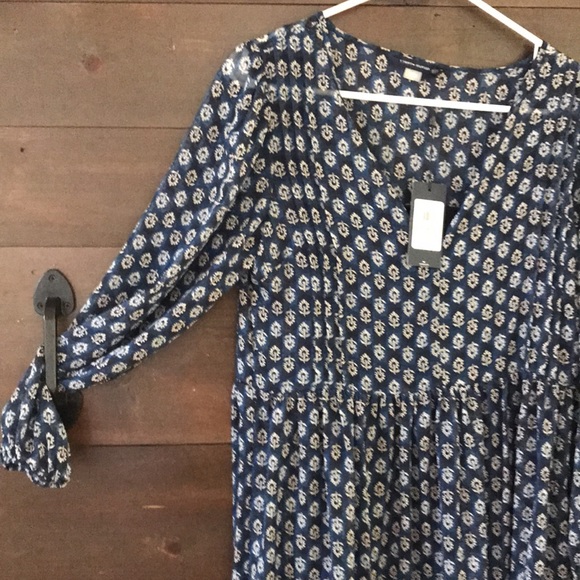 Dress - Picture 7 of 10